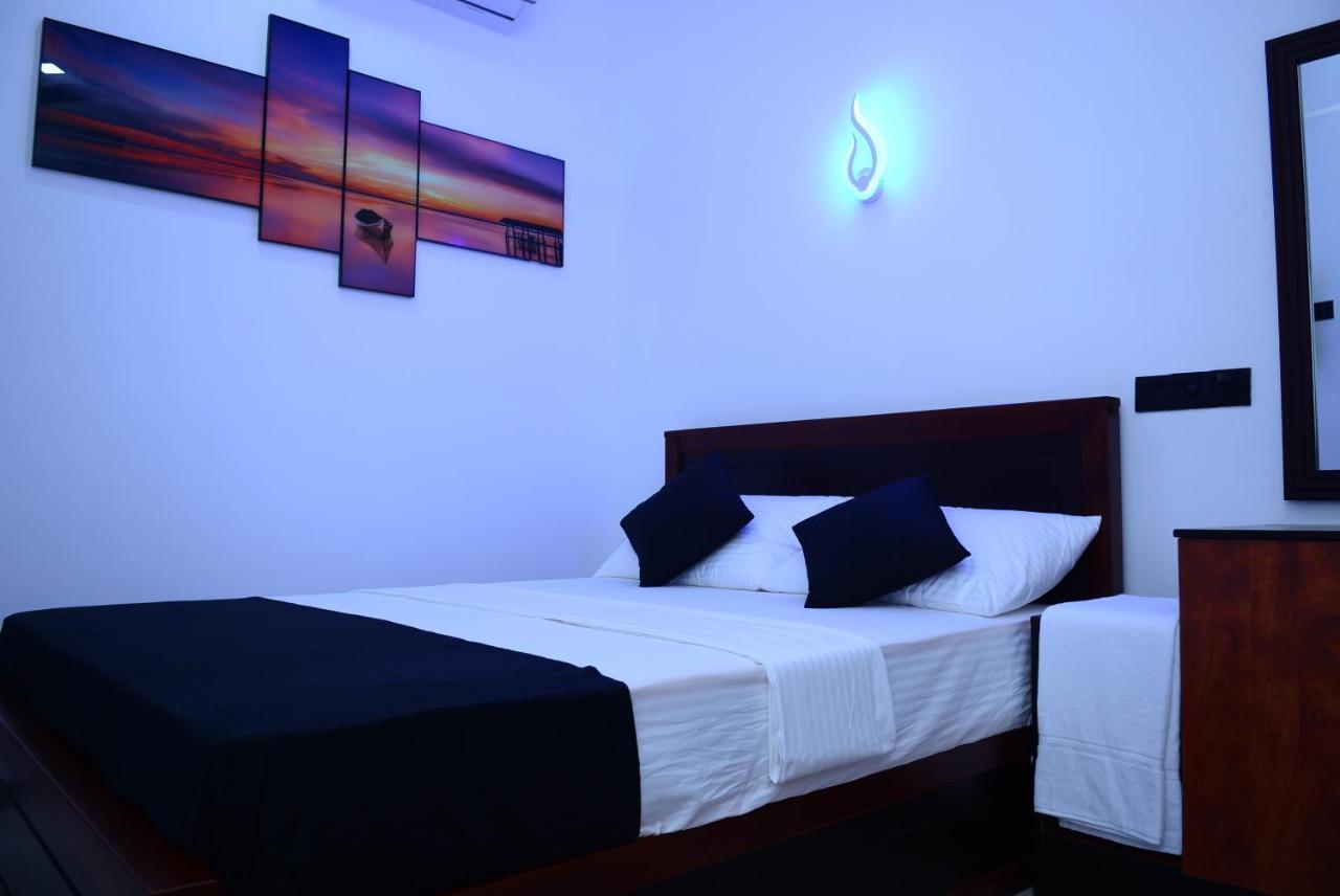 Liyonaa Beach Hotel Trincomalee Exterior photo