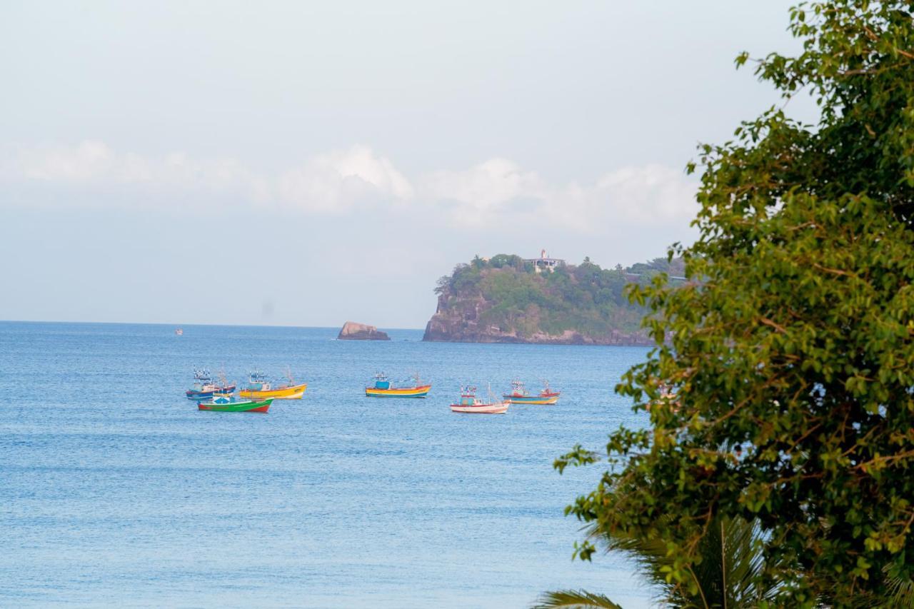 Liyonaa Beach Hotel Trincomalee Exterior photo