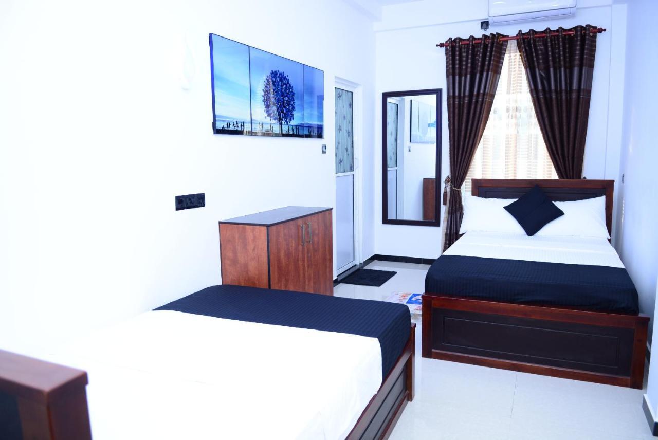 Liyonaa Beach Hotel Trincomalee Exterior photo