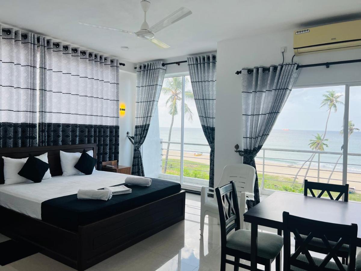Liyonaa Beach Hotel Trincomalee Exterior photo