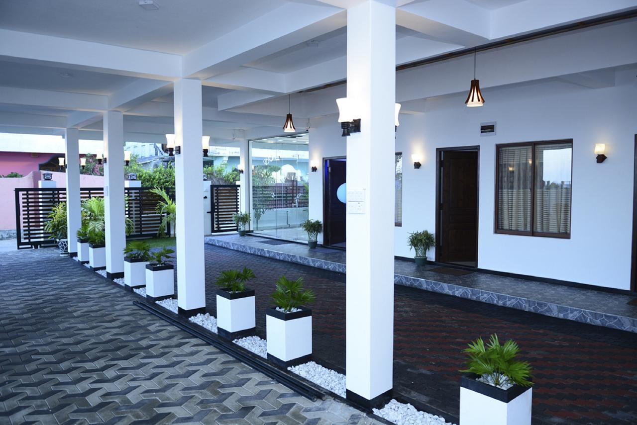 Liyonaa Beach Hotel Trincomalee Exterior photo